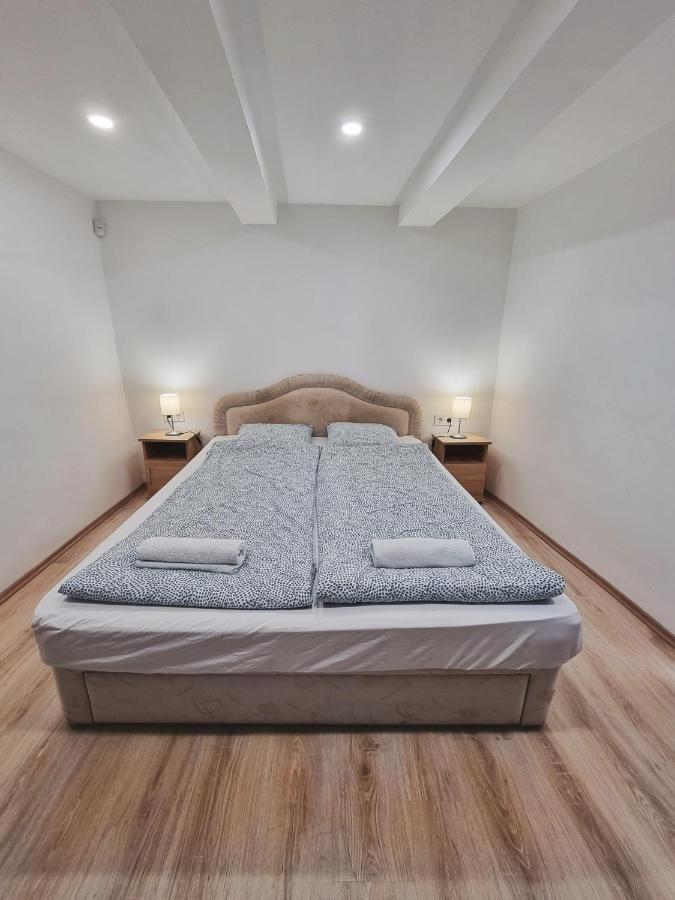 Apartament Gyongy Apartmanhazak Gyöngyös Zewnętrze zdjęcie